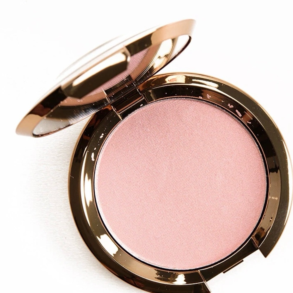 BECCA Light Chaser Highlighter ~
Rose Quartz Flashes Seashell ~
0.23 oz NIB!!